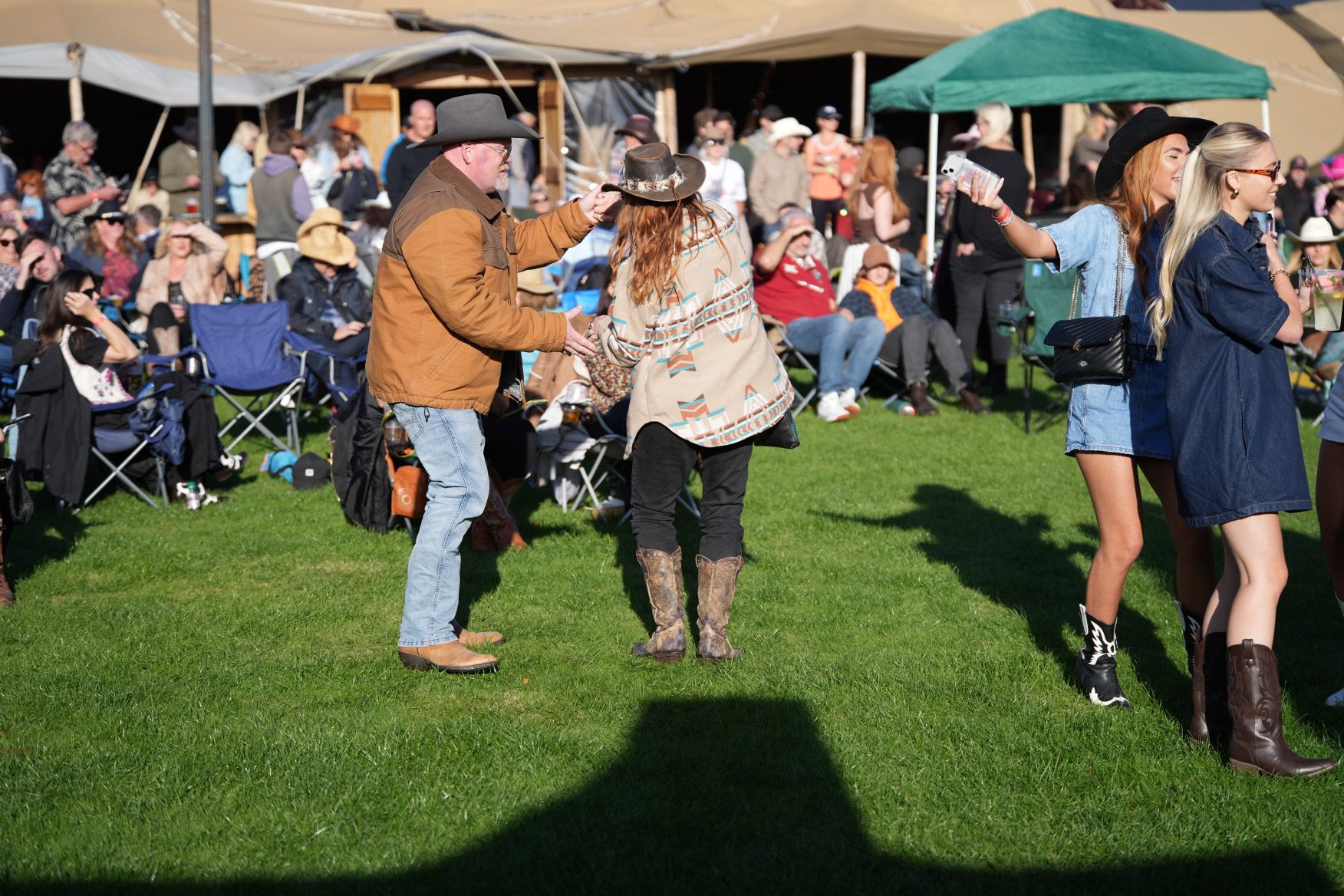 Festival crowd and live music at Nashville Days country music festival Bridge House Barn 2